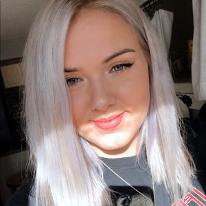 Meet your Posher, Michaela